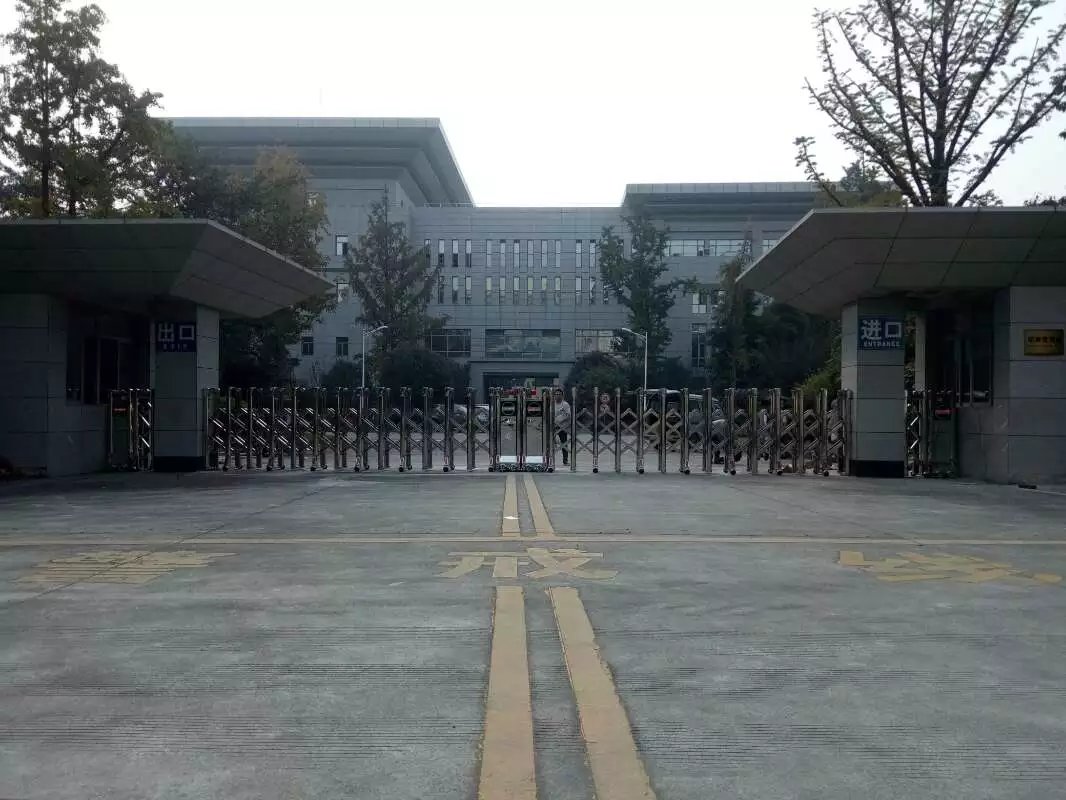 调兵山市调兵山市四川消防总队伸缩门